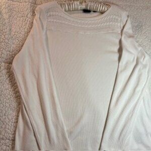 Rafaella Studio Woman's white sweater with cable knit around neckline GUC